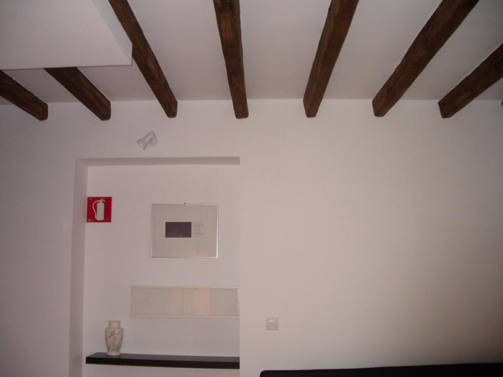 Apartamentos La Fonda Aninon Phòng bức ảnh