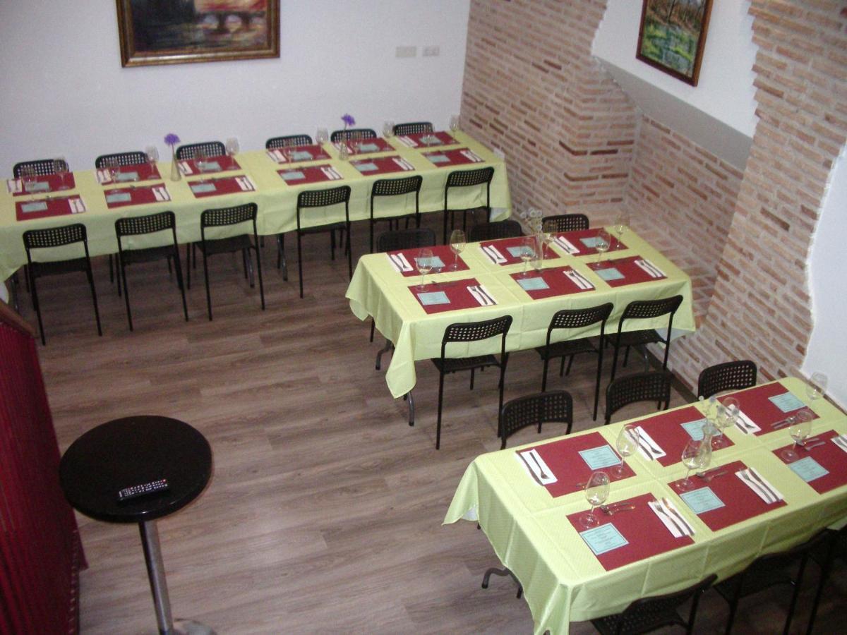 Apartamentos La Fonda Aninon Ngoại thất bức ảnh